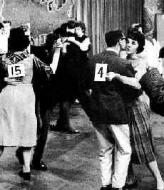 Dancing.jpg (62035 bytes)