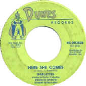 darlettes here he comes.jpg (19836 bytes)