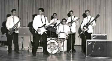 eddieshowmen.jpg (35810 bytes)