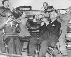 handy_band_2.jpg (263835 bytes)