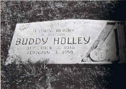 holly_grave.jpg (517458 bytes)