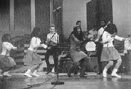 ikettes3.jpg (8153 bytes)