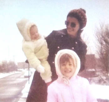 pat_molittieri_and_her_daughters.jpg (14630 bytes)