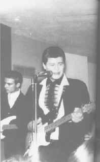 ritchievalens.jpg (472998 bytes)