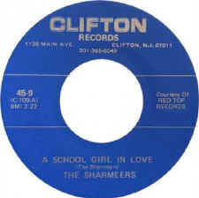 school girl in love.jpg (19342 bytes)