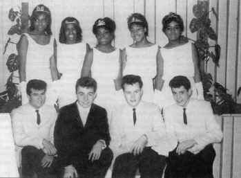 socialites.jpg (125106 bytes)