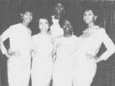 velvelettesfour.jpg (4062 bytes)
