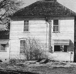 winter_farmhouse.jpg (157758 bytes)